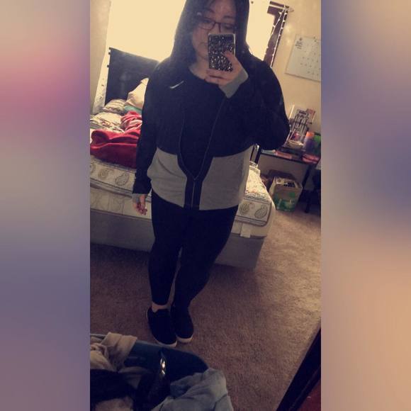 Meet your Posher, Jocelyn - Picture 1 of 1